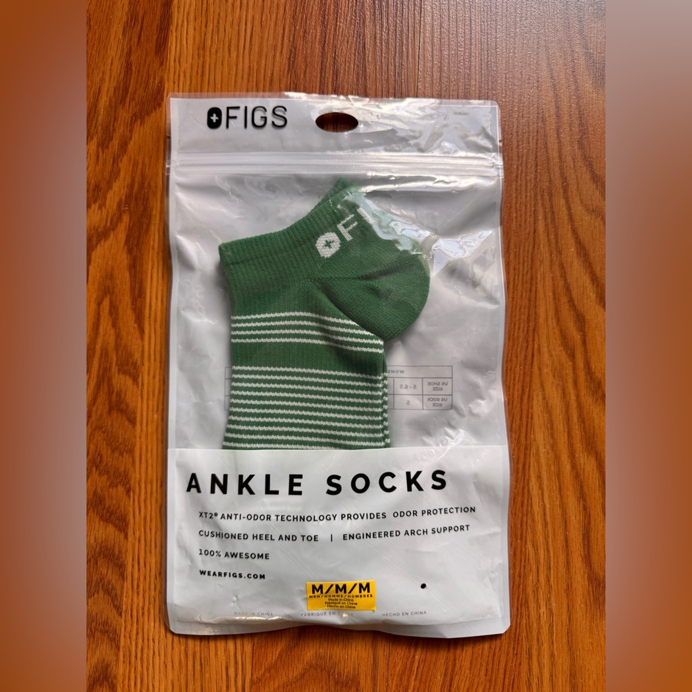 Mens Green Figs Smart Socks new with tags Medium